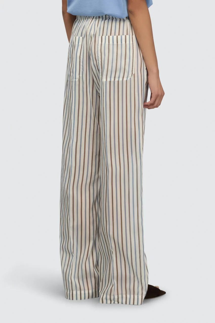 s6yy6sk65rg104 b 1254dca3 396b 4b0d b623 316cbe67aed3