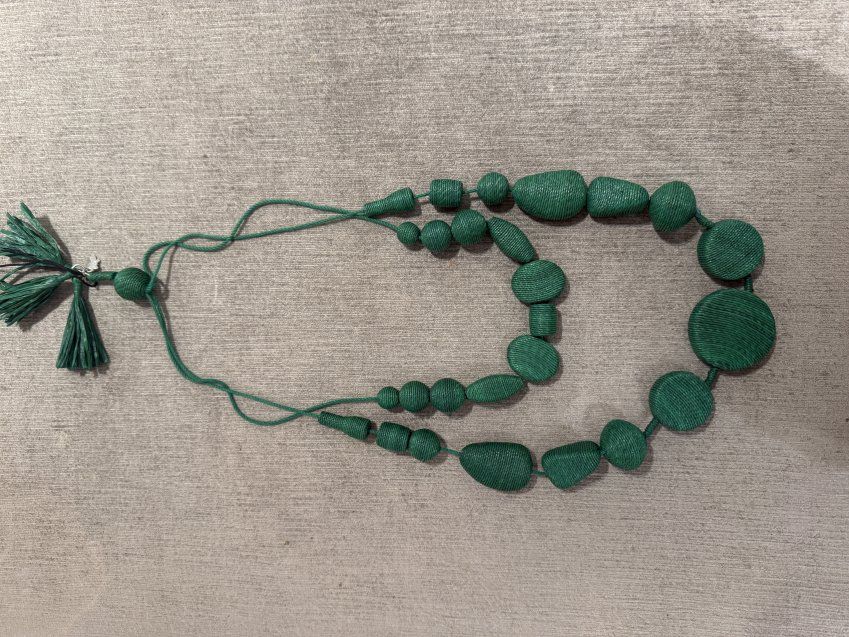 collar verde