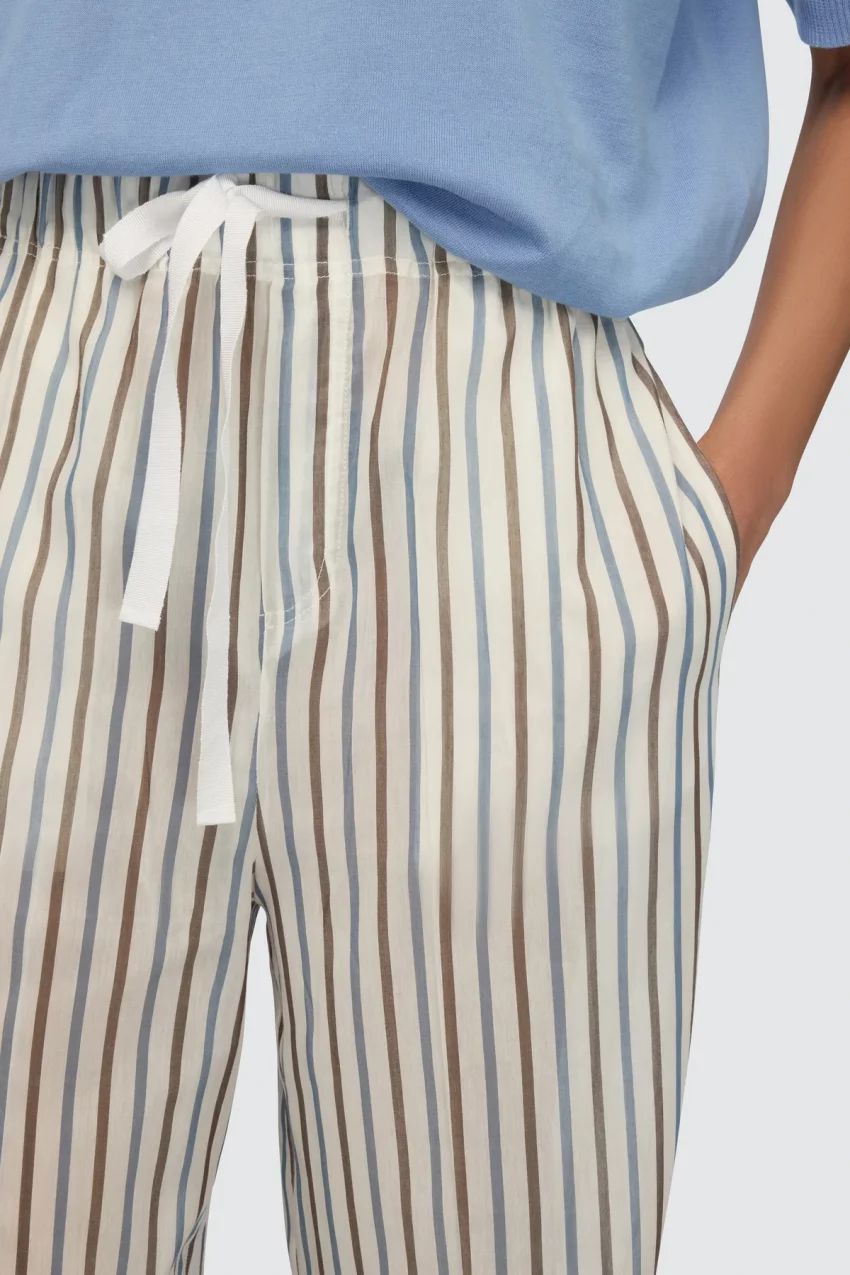 s6yy6sk65rg104 c e8b77af5 01dc 430c b8a6 04e5f0a16a42