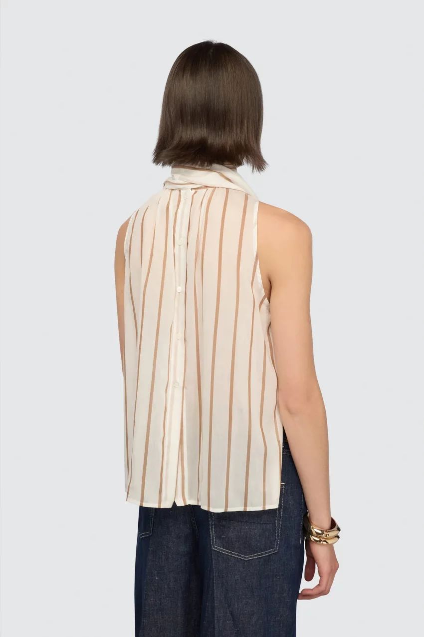 s6yy6sk51rg105 c d7850bee 8759 49a4 b145 d951df2b730c