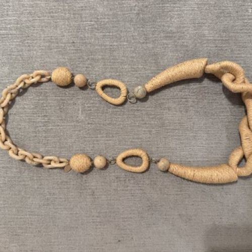 collar rafia camel